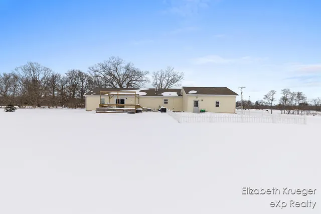 $399,900 | 930 Solon Street Northeast, Cedar Springs, MI 49319