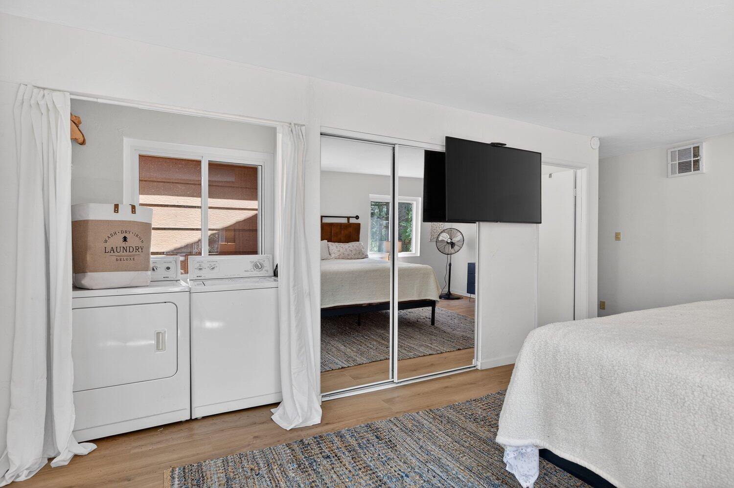 52230 Sylvan Way Idyllwild, CA 92549 - Photo 23 of 35 a bedroom with a bed and a television