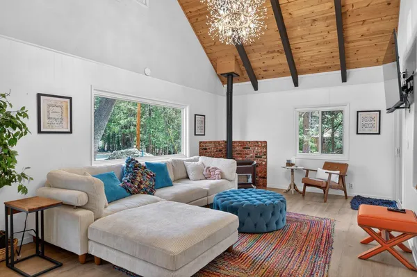$570,000 | 52230 Sylvan Way, Idyllwild, CA 92549