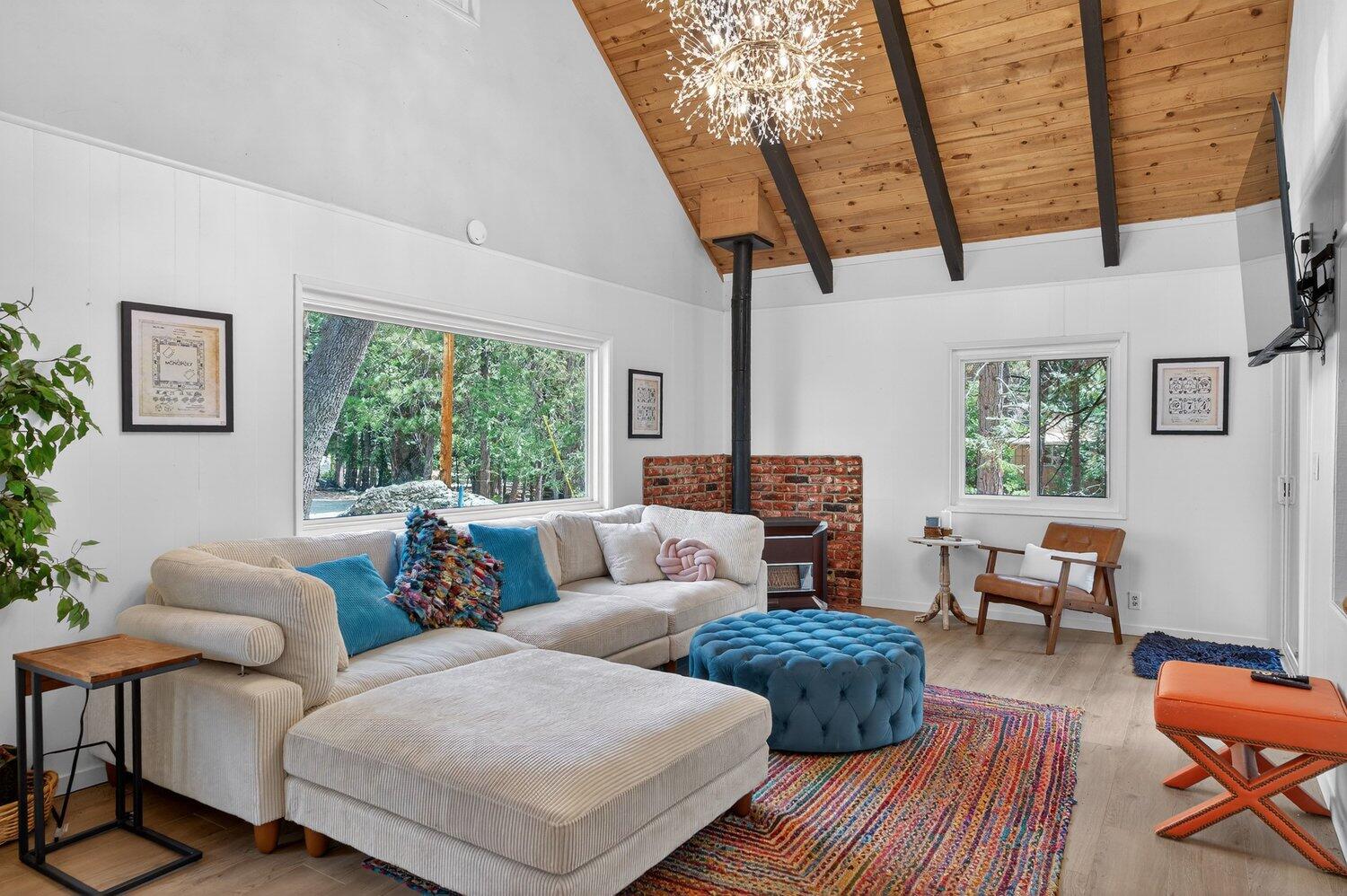 52230 Sylvan Way Idyllwild, CA 92549 - Photo 4 of 35 a living room with furniture and a large window