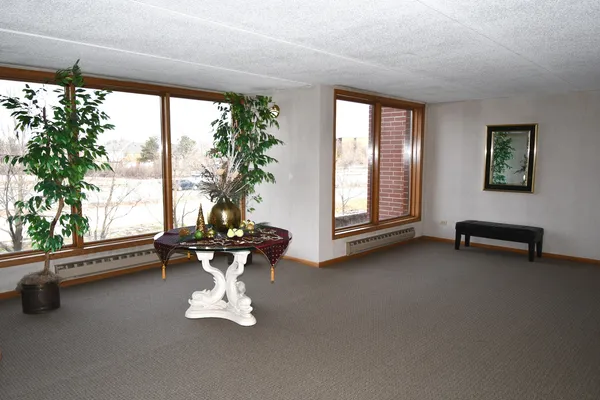 $299,999 | 1S095 Spring Road, Unit H2, Oakbrook Terrace, IL 60181