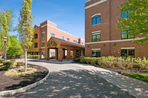 $889,000 | 33 Green Village Road, Unit 3302, Madison, NJ 07940