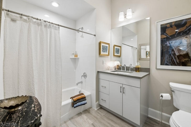 33 Green Village Road, Unit 3302 Madison, NJ 07940 - Photo 16 of 23