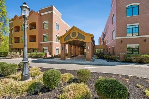 $889,000 | 33 Green Village Road, Unit 3302, Madison, NJ 07940