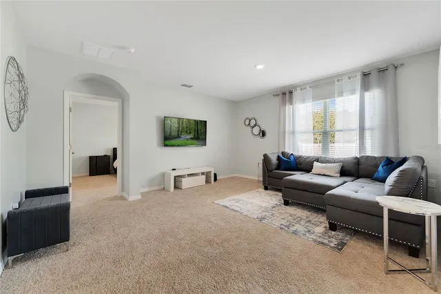 $2,000 | 511 Auburn Grove Terrace, Auburndale, FL 33823