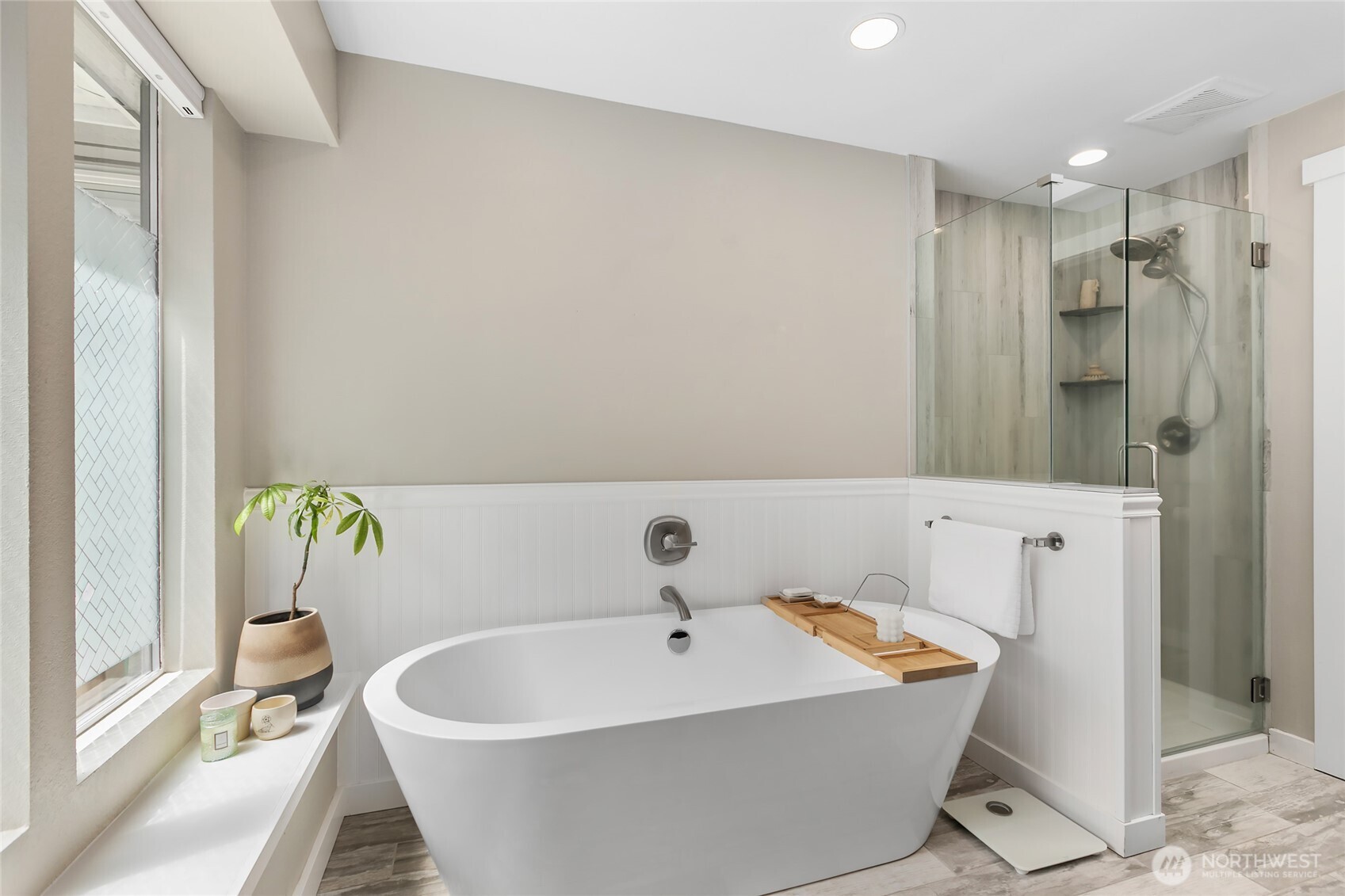 971 Sandy Point Road Langley, WA 98260 - Photo 16 of 35 a bathroom with a sink and a bathtub