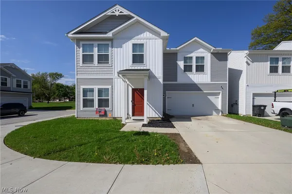 $287,900 | 460 Auld Farm Circle, Akron, OH 44320