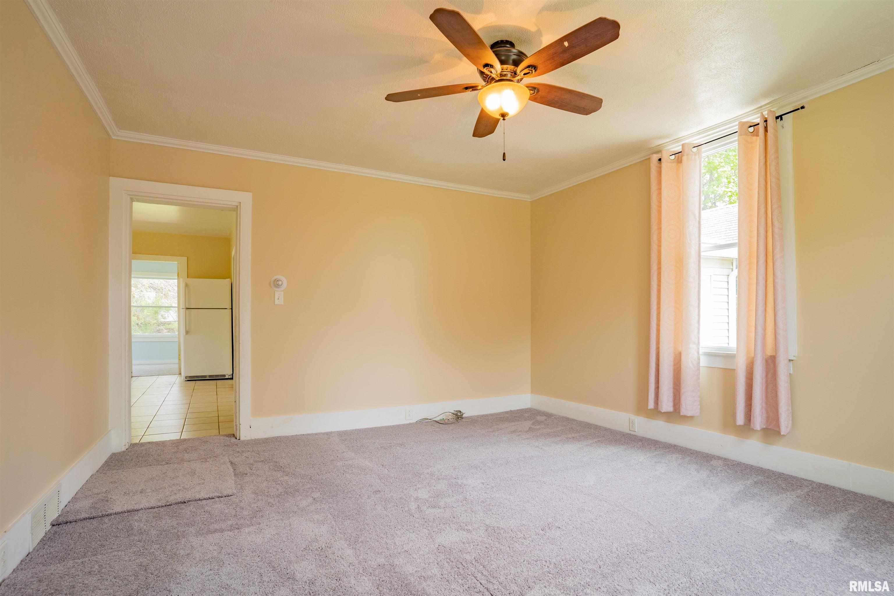 1417 Sheridan Road Pekin, IL 61554 - Photo 3 of 28