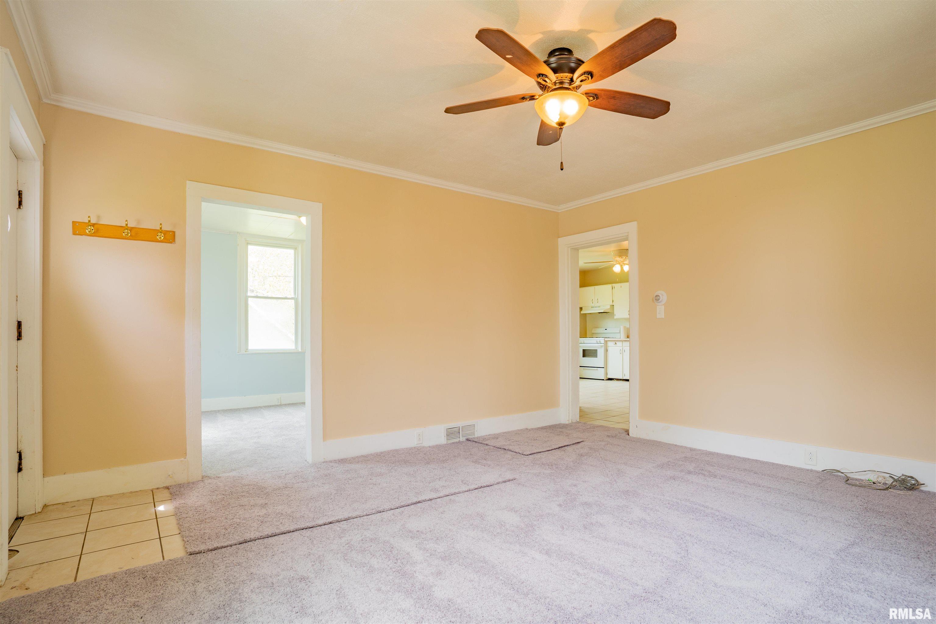 1417 Sheridan Road Pekin, IL 61554 - Photo 4 of 28