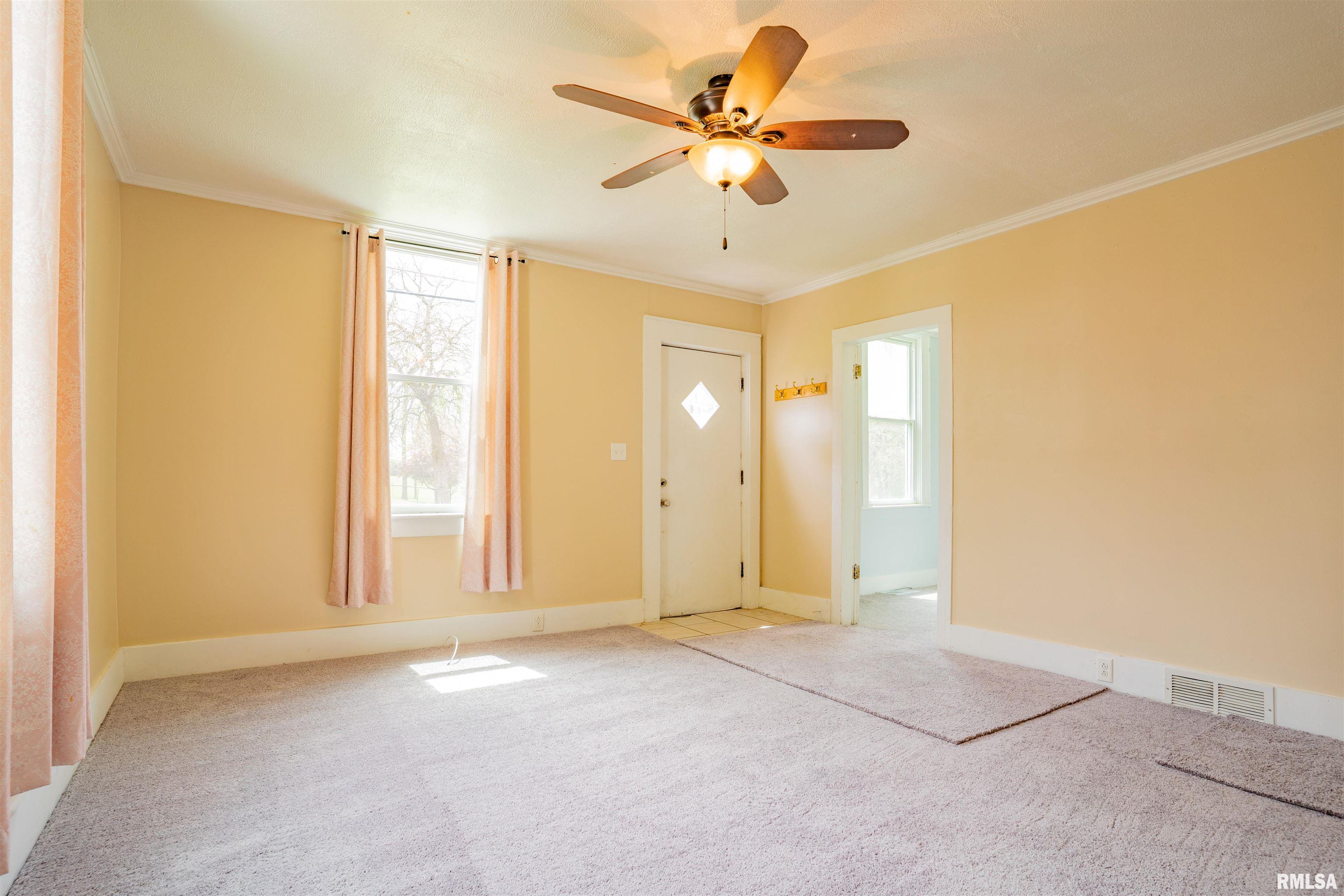 1417 Sheridan Road Pekin, IL 61554 - Photo 5 of 28