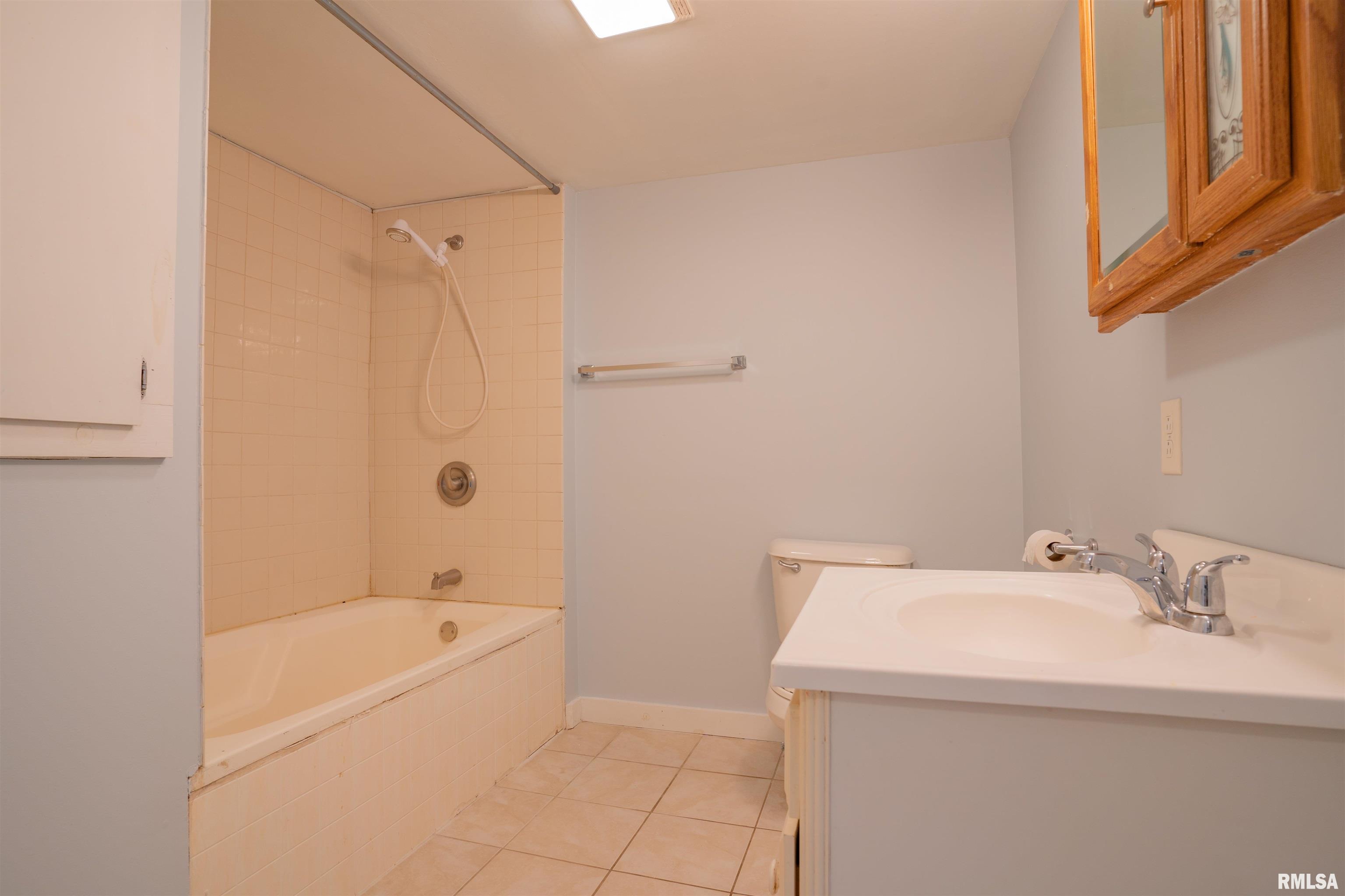 1417 Sheridan Road Pekin, IL 61554 - Photo 8 of 28