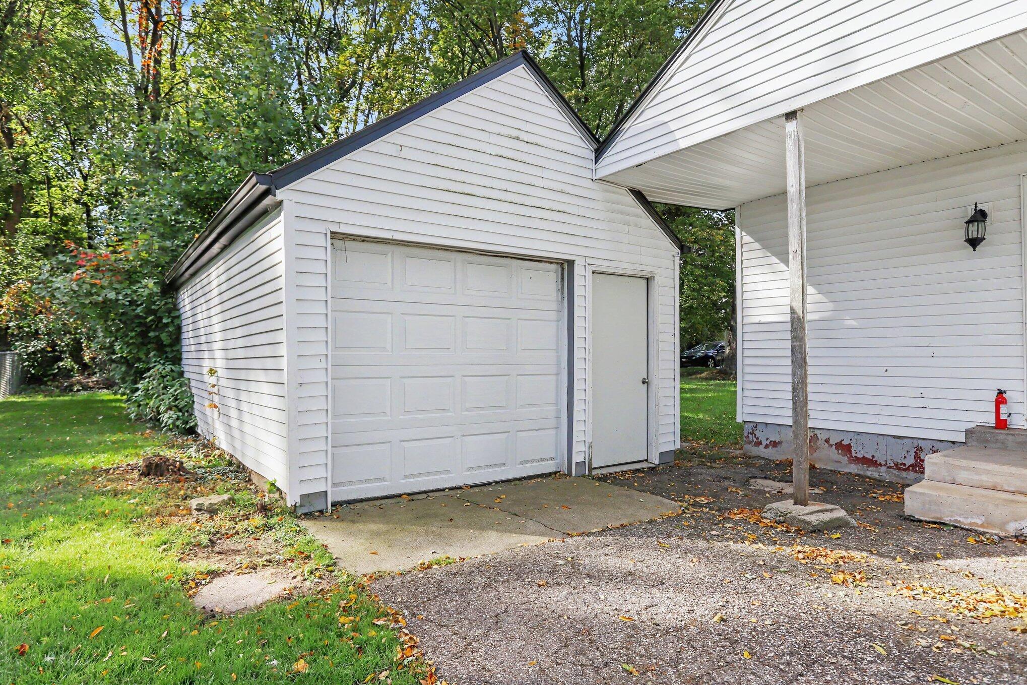 2136 Miller Road Kalamazoo, MI 49001 - Photo 17 of 20 020_file_3773
