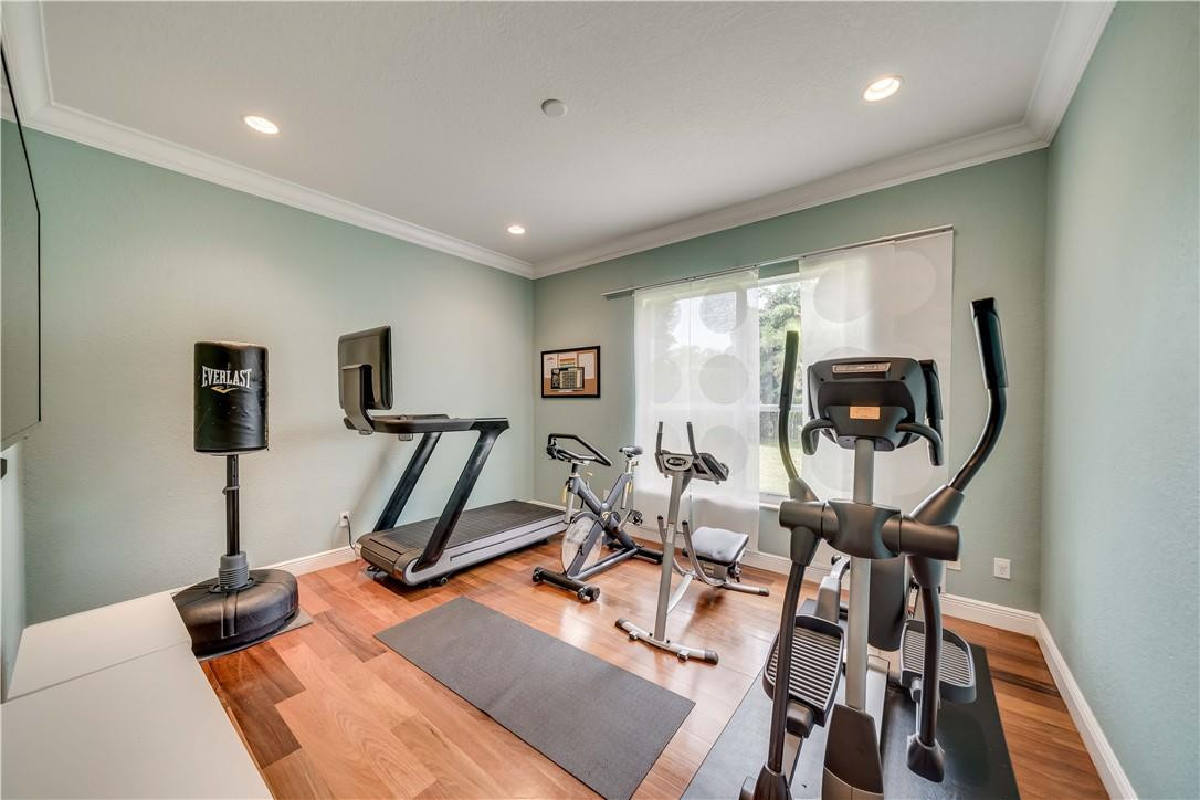 10508 Laurel Road Davie, FL 33328 - Photo 18 of 82 a view of a room with gym equipment