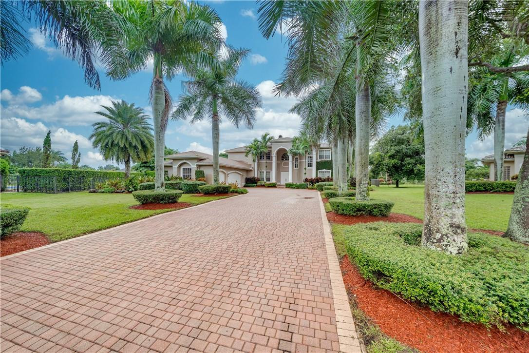 10508 Laurel Road Davie, FL 33328 - Photo 3 of 82 a view of a park with palm trees