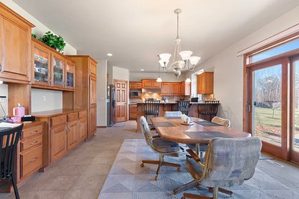 $729,900 | 658 Black Earth Drive, De Pere, WI 54115