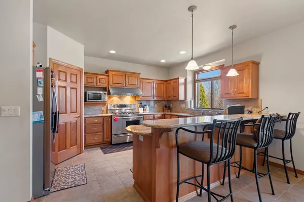$729,900 | 658 Black Earth Drive, De Pere, WI 54115