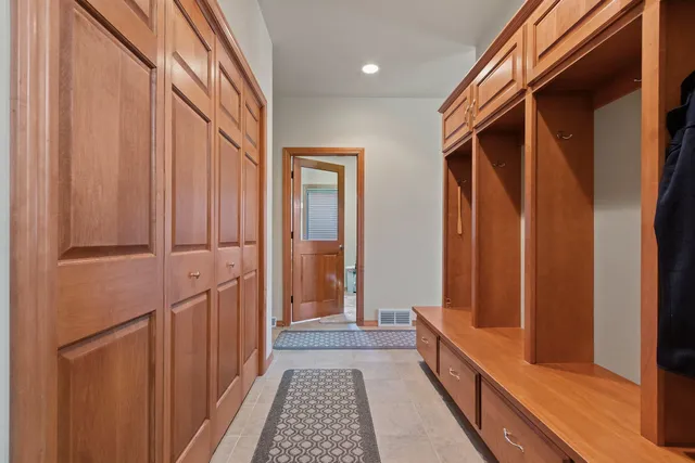 $739,900 | 658 Black Earth Drive, De Pere, WI 54115