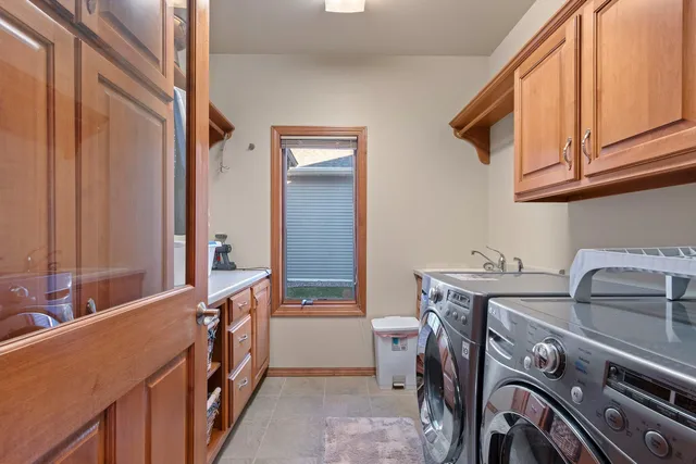 $739,900 | 658 Black Earth Drive, De Pere, WI 54115