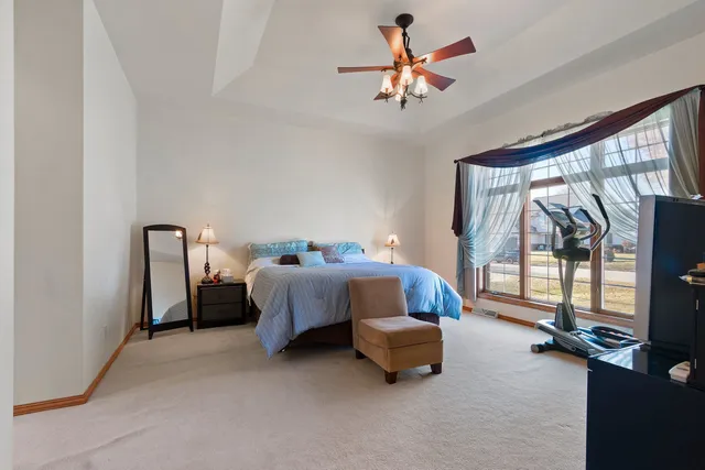 $739,900 | 658 Black Earth Drive, De Pere, WI 54115