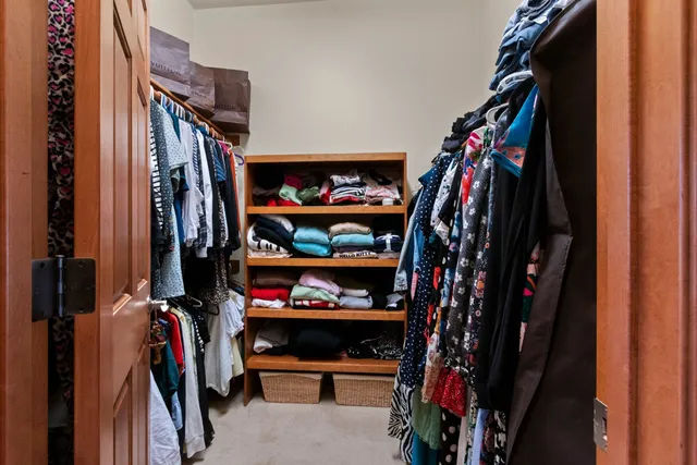 $739,900 | 658 Black Earth Drive, De Pere, WI 54115