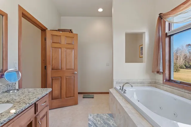 $739,900 | 658 Black Earth Drive, De Pere, WI 54115