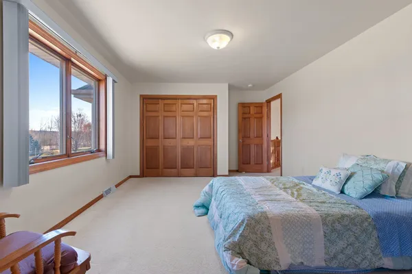 $729,900 | 658 Black Earth Drive, De Pere, WI 54115