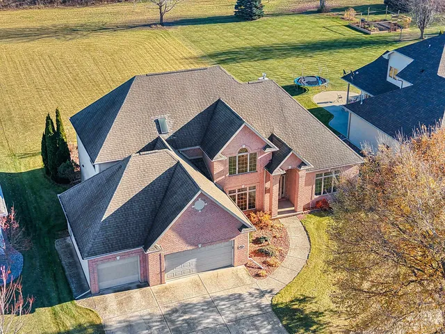 $739,900 | 658 Black Earth Drive, De Pere, WI 54115