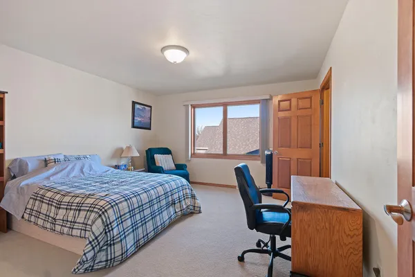 $729,900 | 658 Black Earth Drive, De Pere, WI 54115