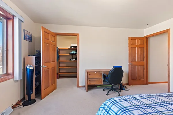 $729,900 | 658 Black Earth Drive, De Pere, WI 54115