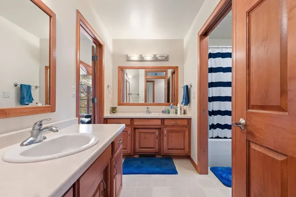 $729,900 | 658 Black Earth Drive, De Pere, WI 54115