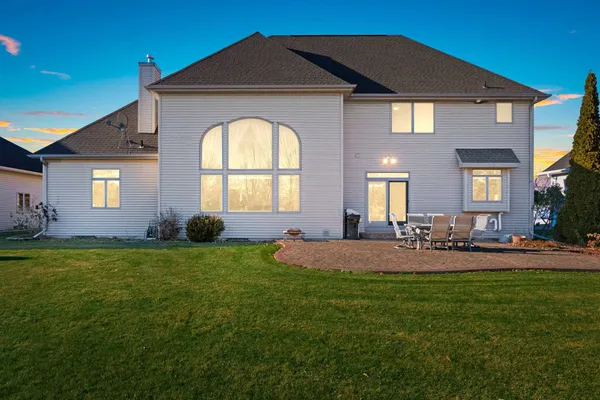 $729,900 | 658 Black Earth Drive, De Pere, WI 54115