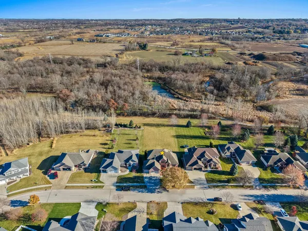 $729,900 | 658 Black Earth Drive, De Pere, WI 54115
