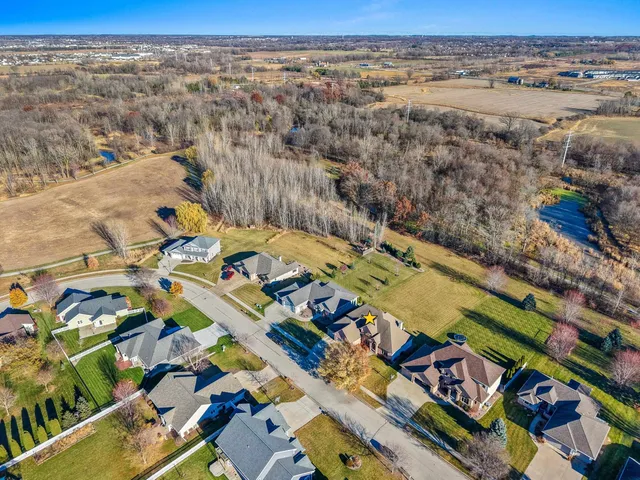 $739,900 | 658 Black Earth Drive, De Pere, WI 54115