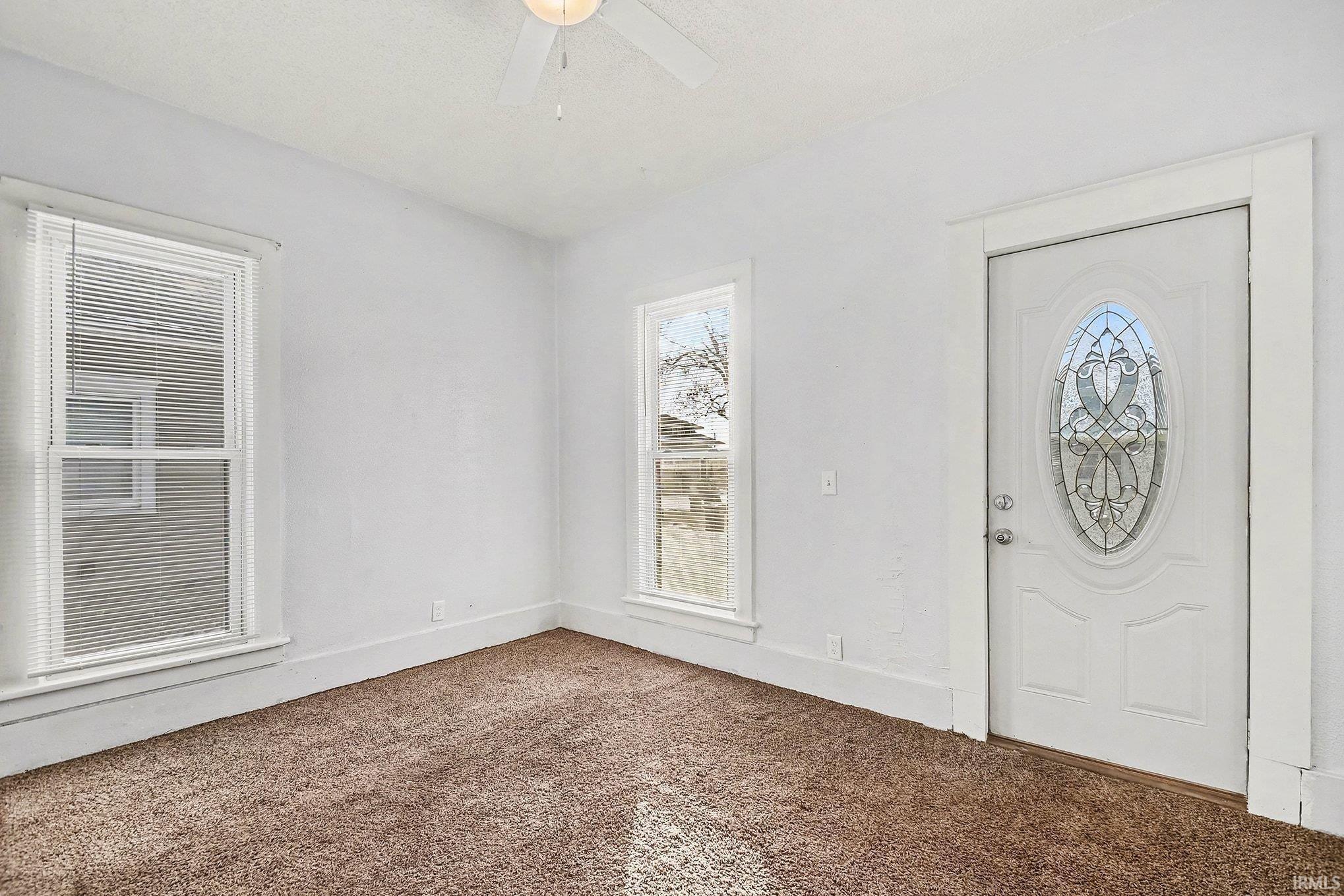 614 Maple Row Elkhart, IN 46514 - Photo 4 of 23