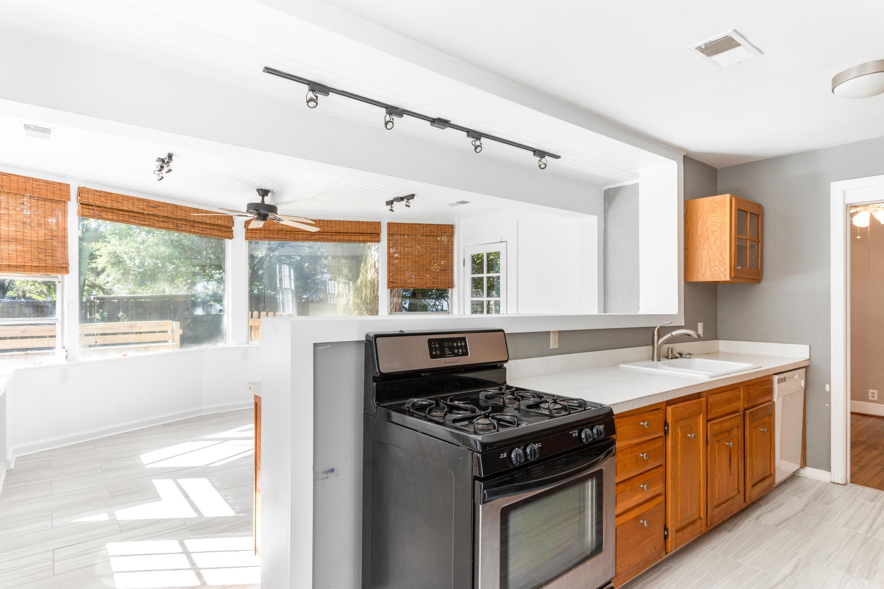 2123 Wappoo Hall Road Charleston, SC 29412 - Photo 11 of 21 CoastalRePhoto_SA-1412