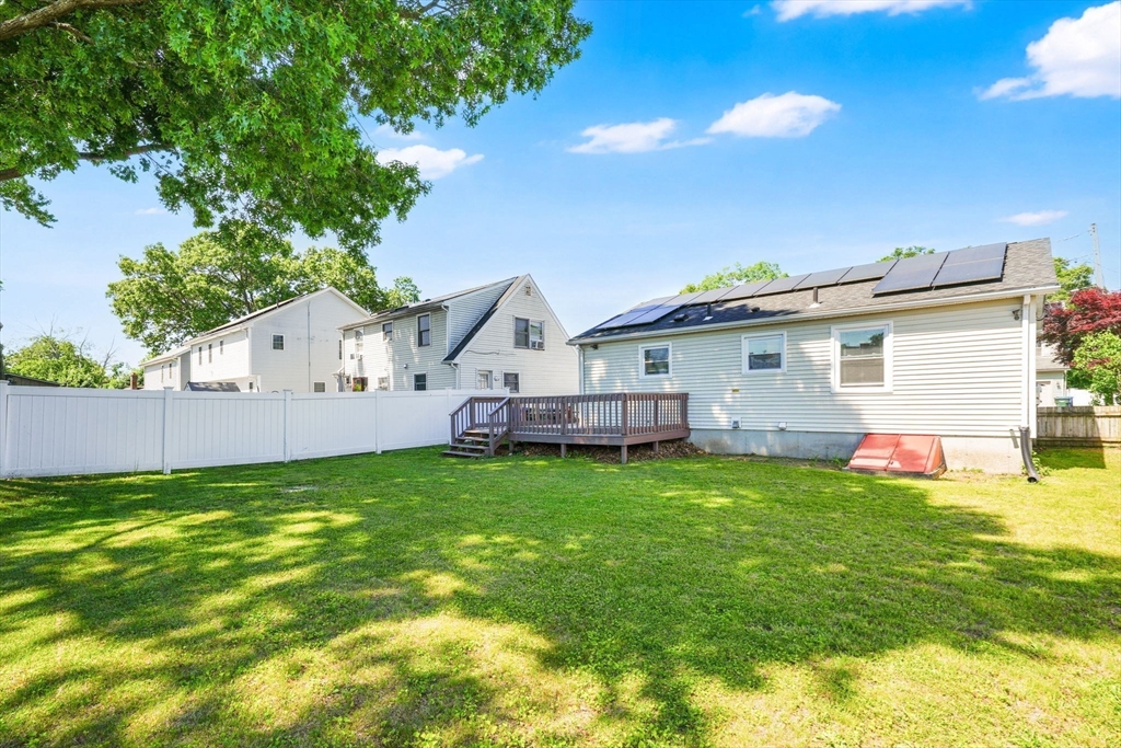 217 Mazarin Street Springfield, MA 01151 - Photo 28 of 33