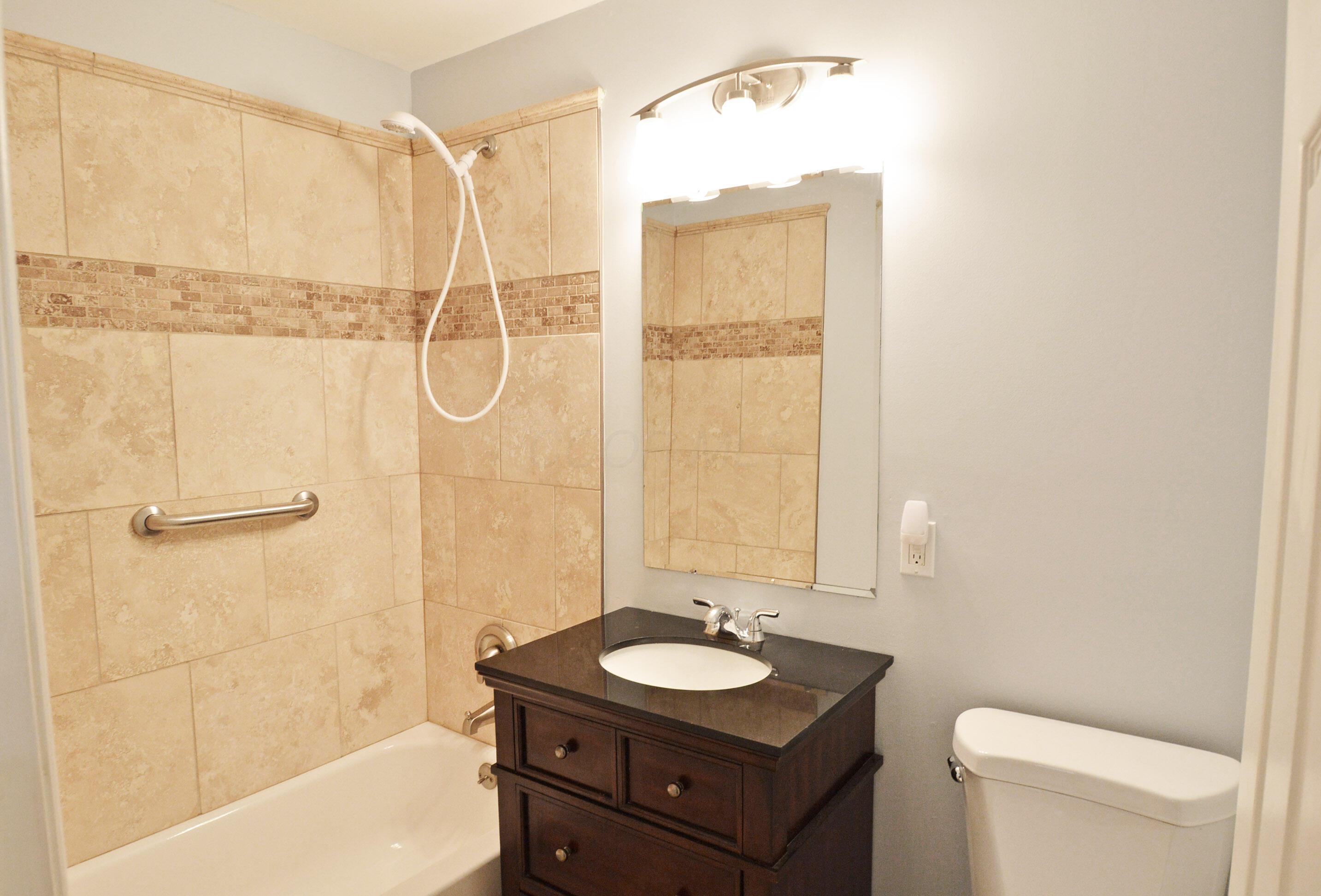 5138 Roberts Road Hilliard, OH 43026 - Photo 29 of 35 Hallway Bathroom A