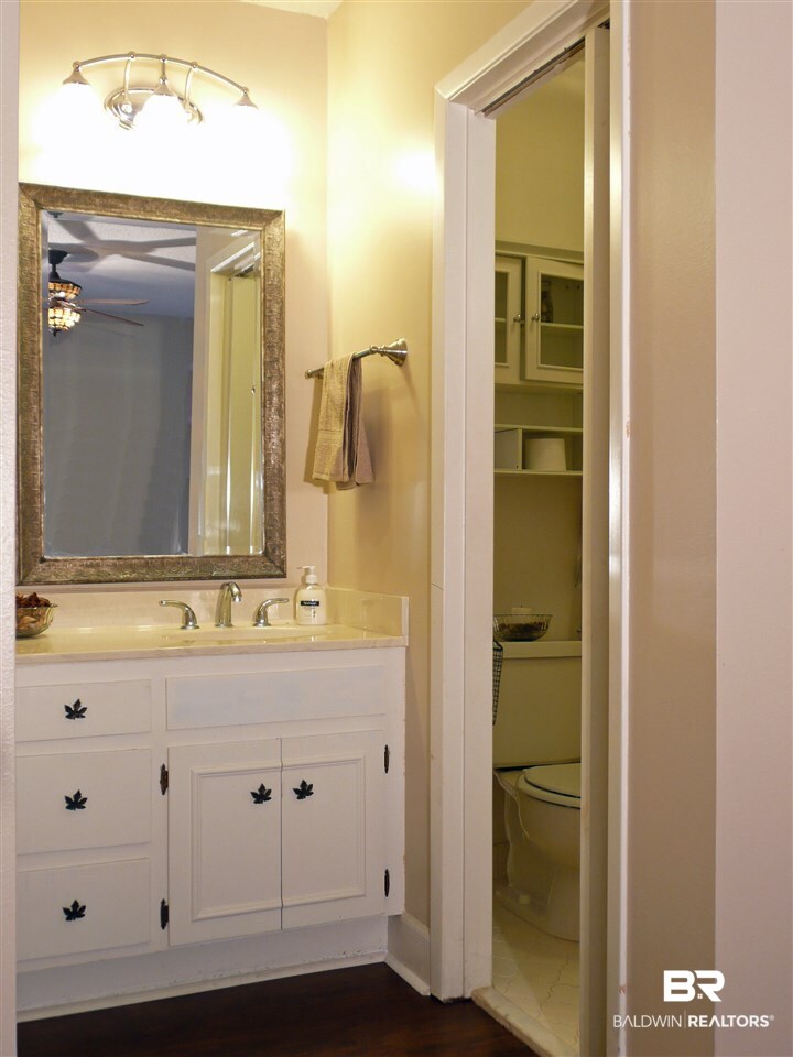 311 Dawn Place Mobile, AL 36609 - Photo 16 of 35 Master Bath