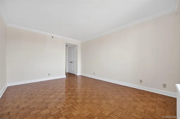 $6,500 | 111 Cherry Valley Avenue, Unit M3, Garden City, NY 11530