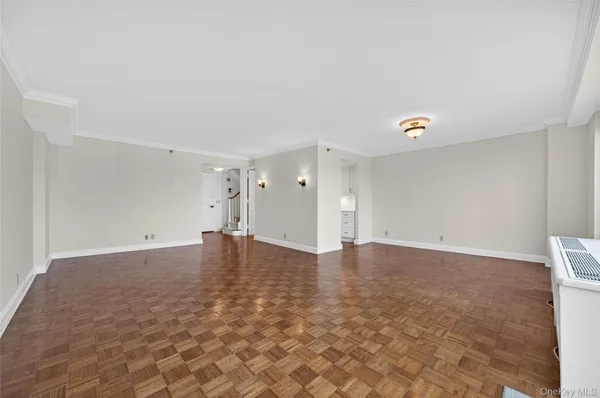 $6,500 | 111 Cherry Valley Avenue, Unit M3, Garden City, NY 11530