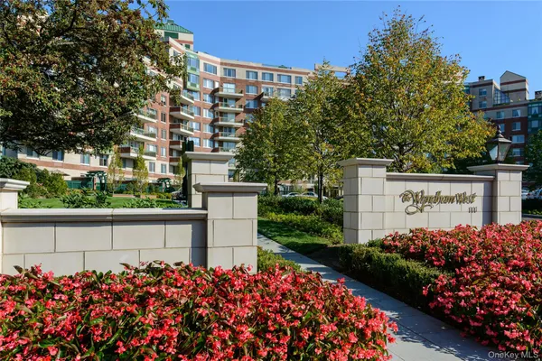 $6,500 | 111 Cherry Valley Avenue, Unit M3, Garden City, NY 11530