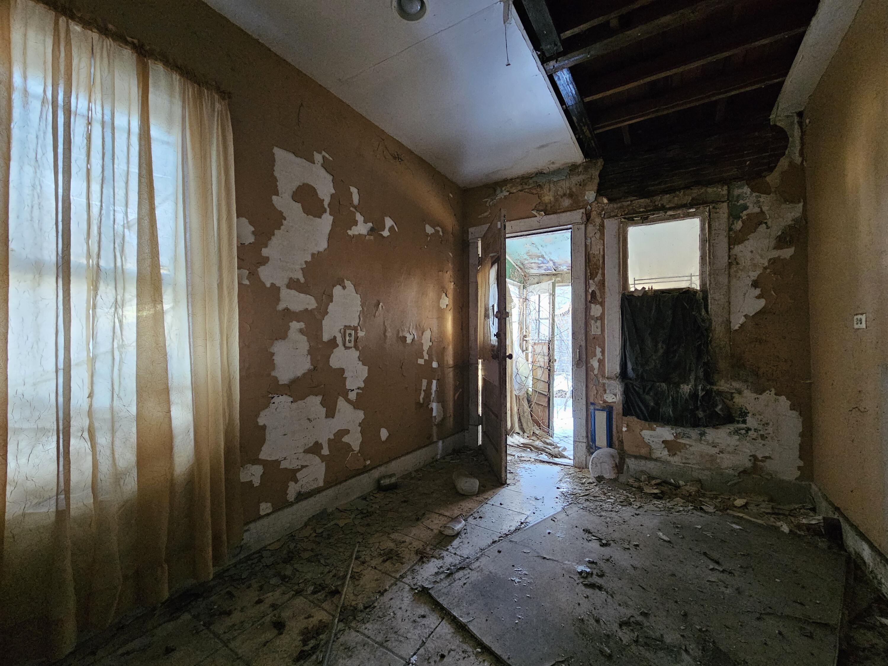 445 East Ridge Road Gary, IN 46409 - Photo 4 of 18 3000x2250