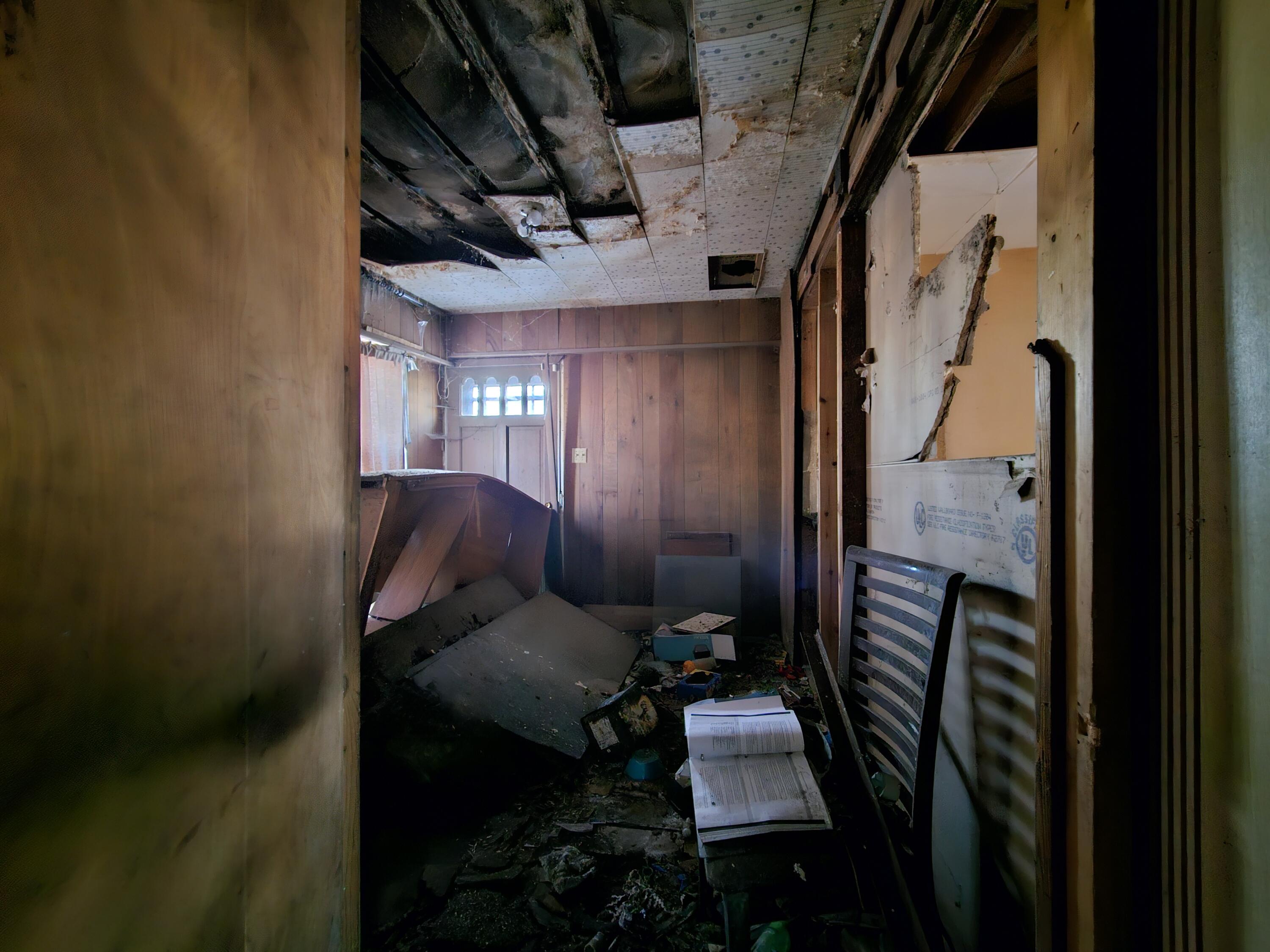 445 East Ridge Road Gary, IN 46409 - Photo 7 of 18 3000x2250