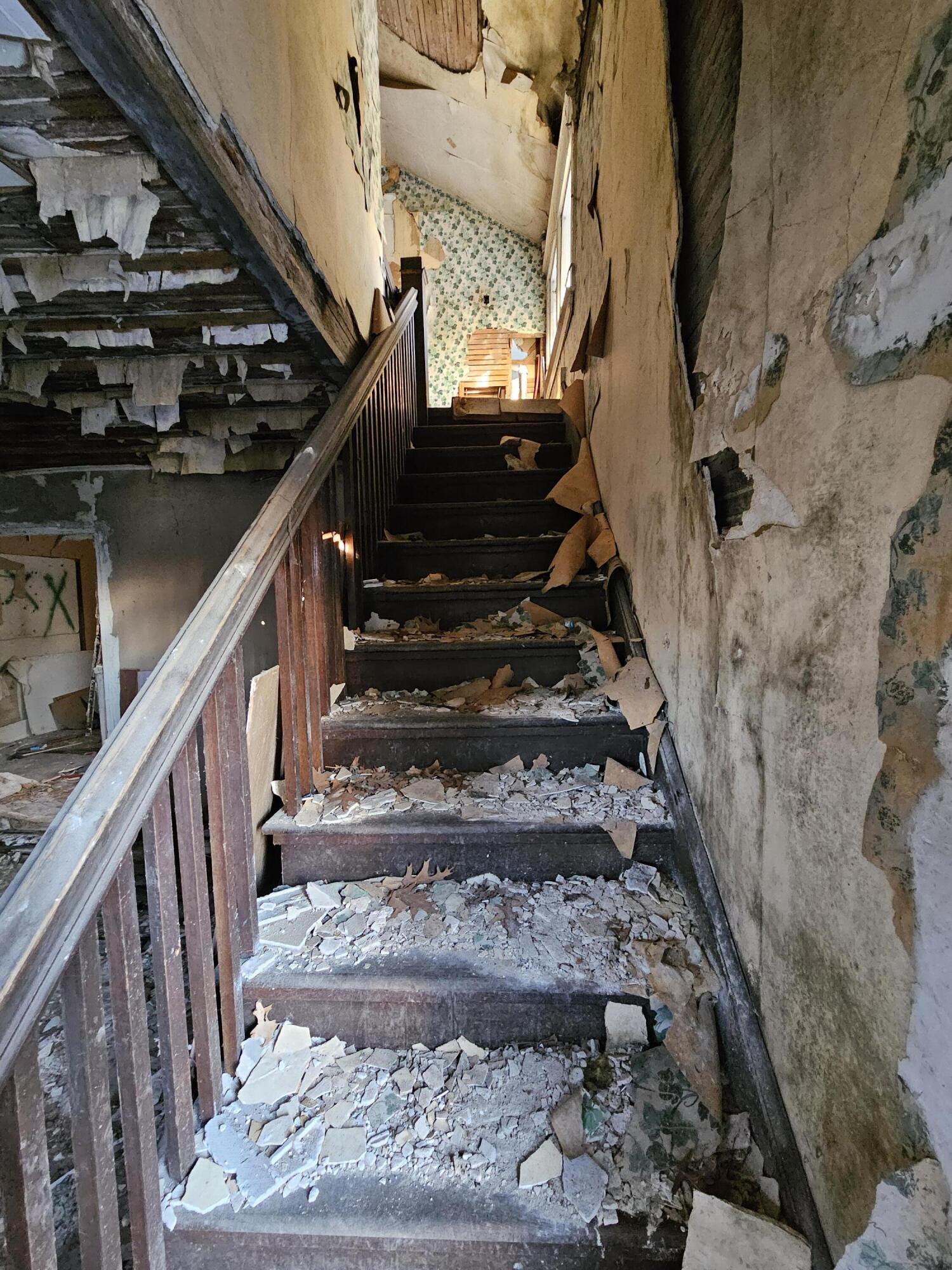 445 East Ridge Road Gary, IN 46409 - Photo 8 of 18 1500x2000