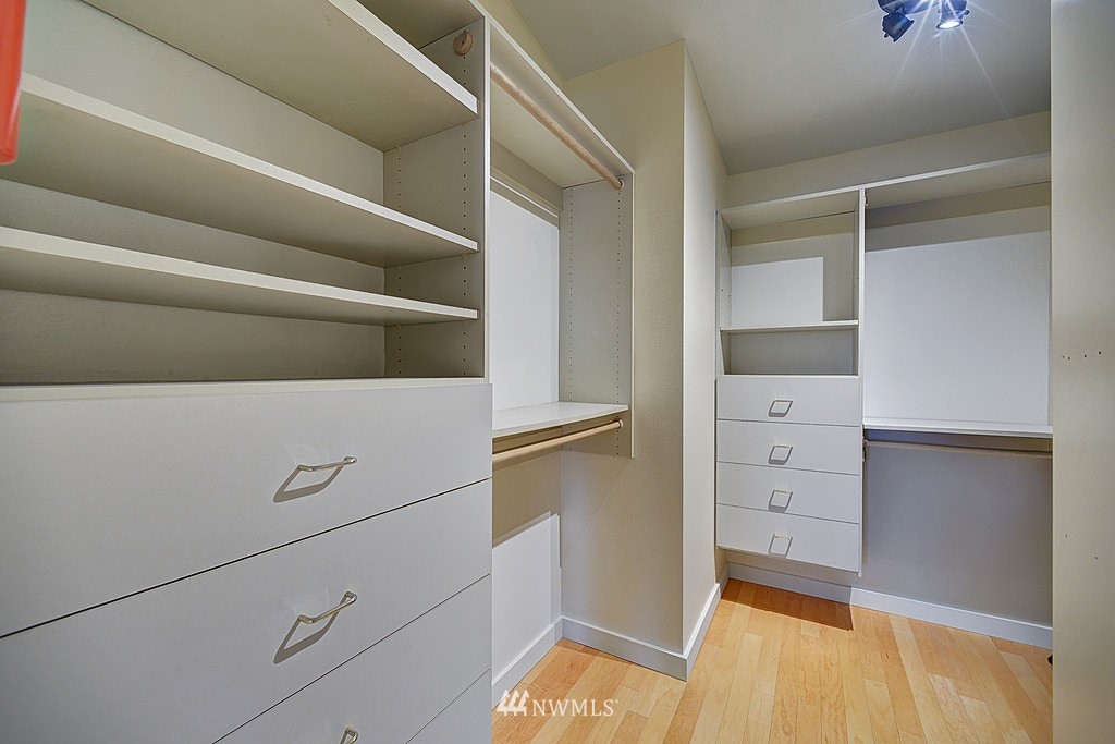 355 North 75th Street Seattle, WA 98103 - Photo 24 of 32 a view of walk in closet