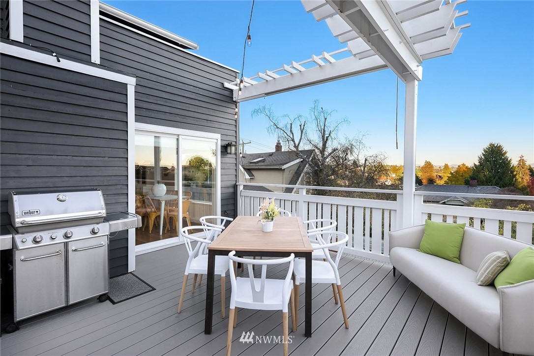 355 North 75th Street Seattle, WA 98103 - Photo 7 of 32 a view of a patio on the roof deck