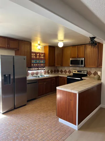 $350,000 | 4069 North Sunnyside Avenue, Fresno, CA 93727