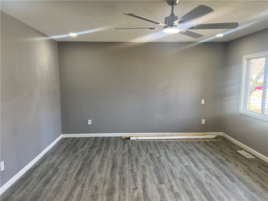 80 Phillips Drive Decatur, IL 62521 - Photo 5 of 18 Gallery Image 5