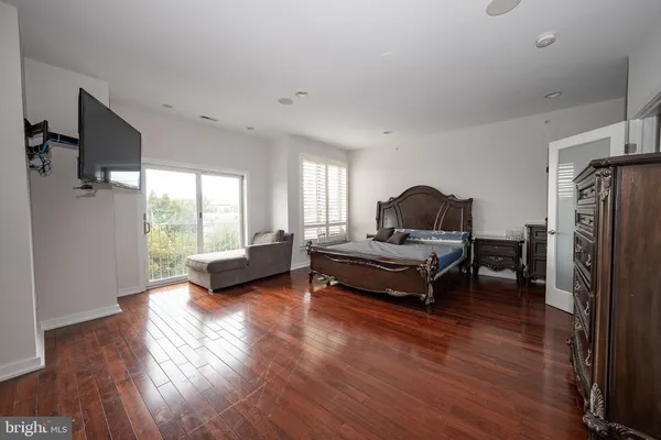 $4,900 | 601 Poplar Street, Philadelphia, PA 19123