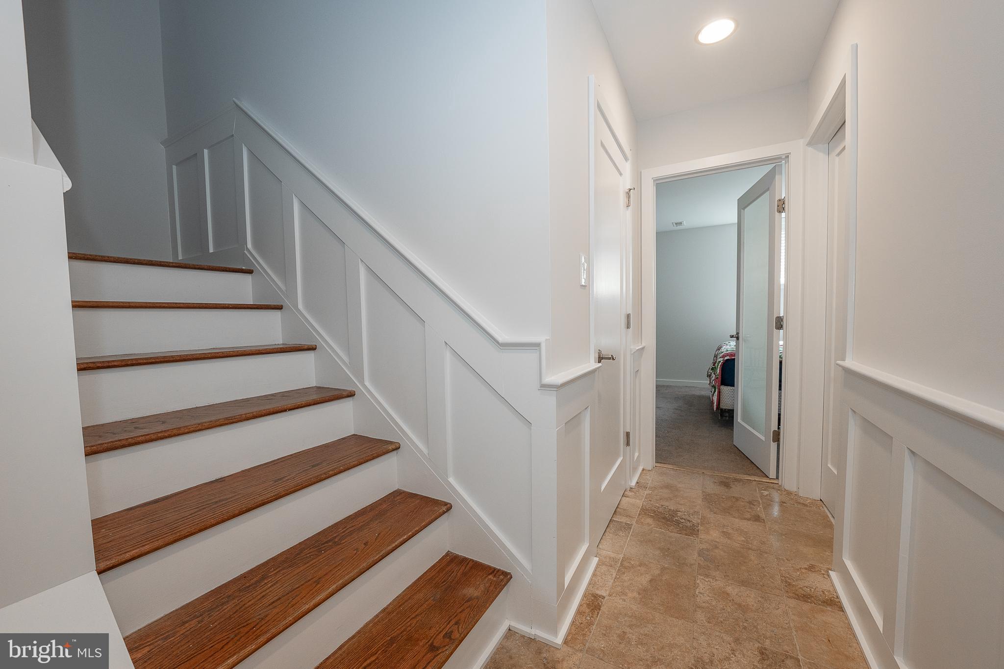 601 Poplar Street Philadelphia, PA 19123 - Photo 35 of 41 a view of a hallway with wooden floor and entryway